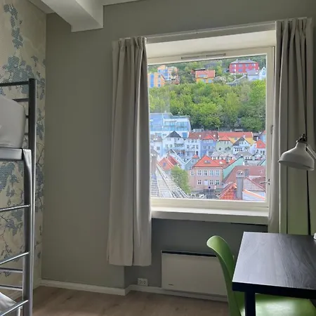 Marken Guesthouse *